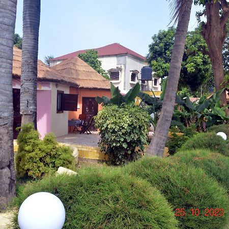 Easy Time Lodge Kololi Exterior foto
