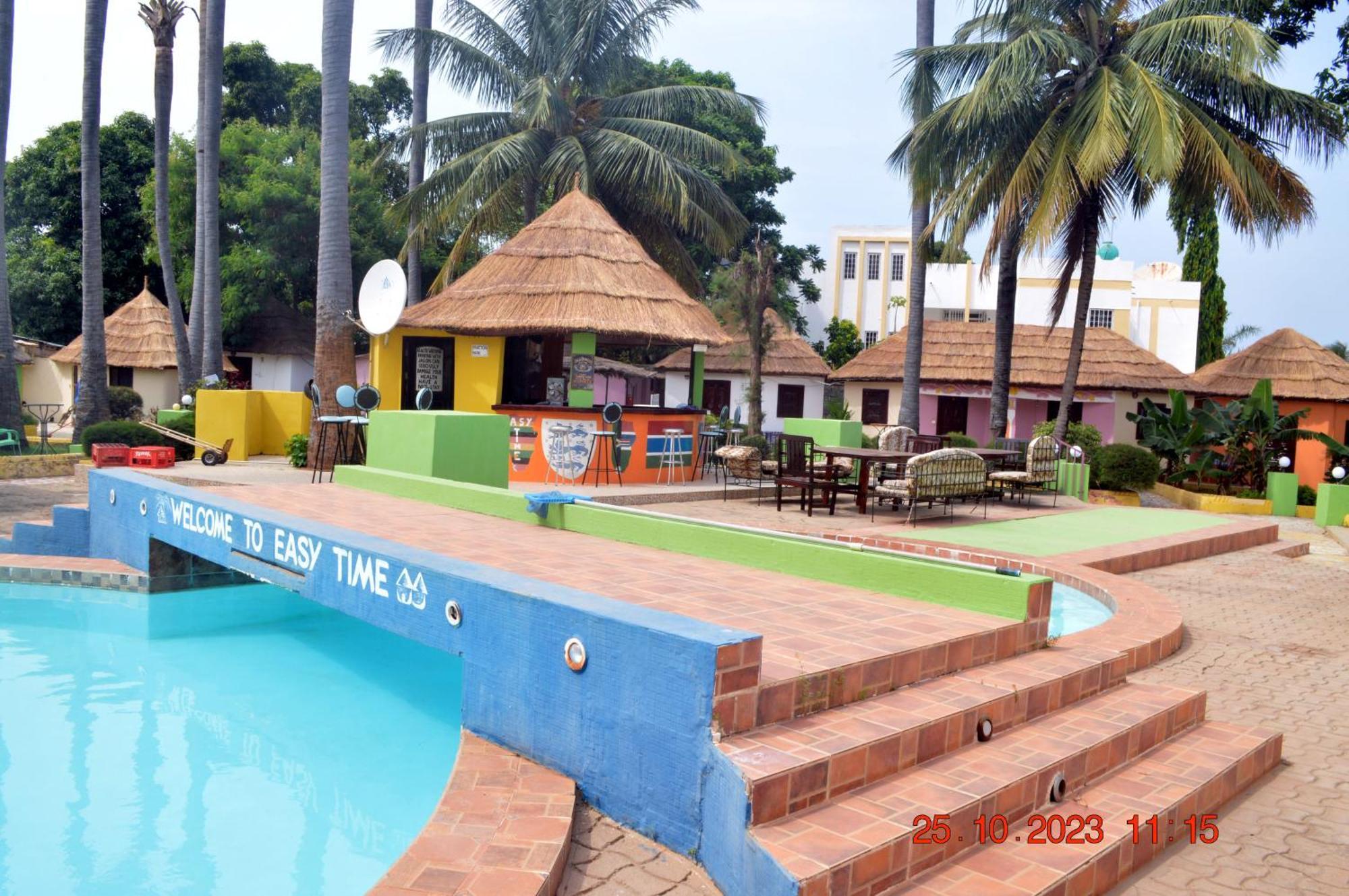 Easy Time Lodge Kololi Exterior foto