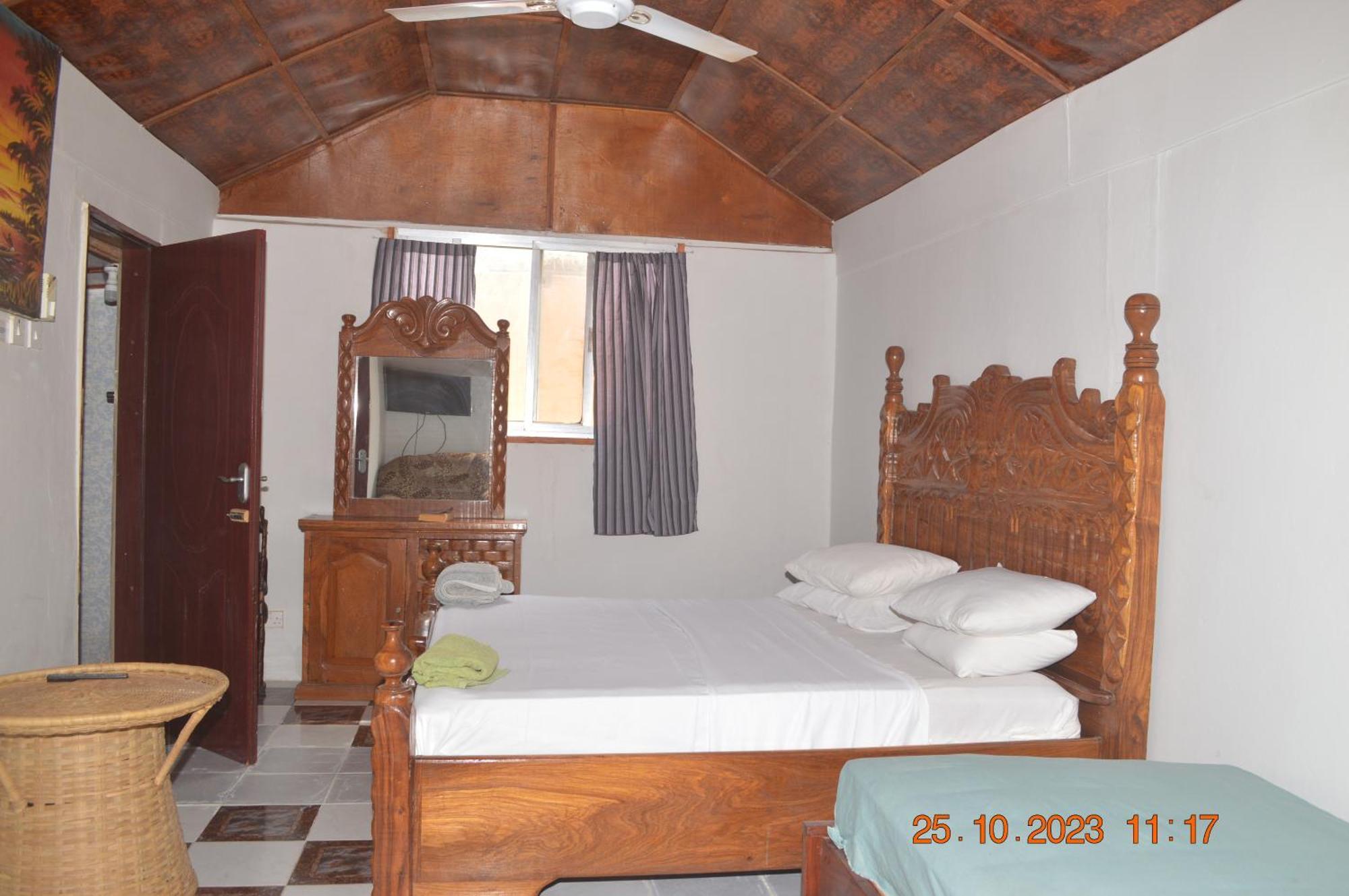 Easy Time Lodge Kololi Exterior foto