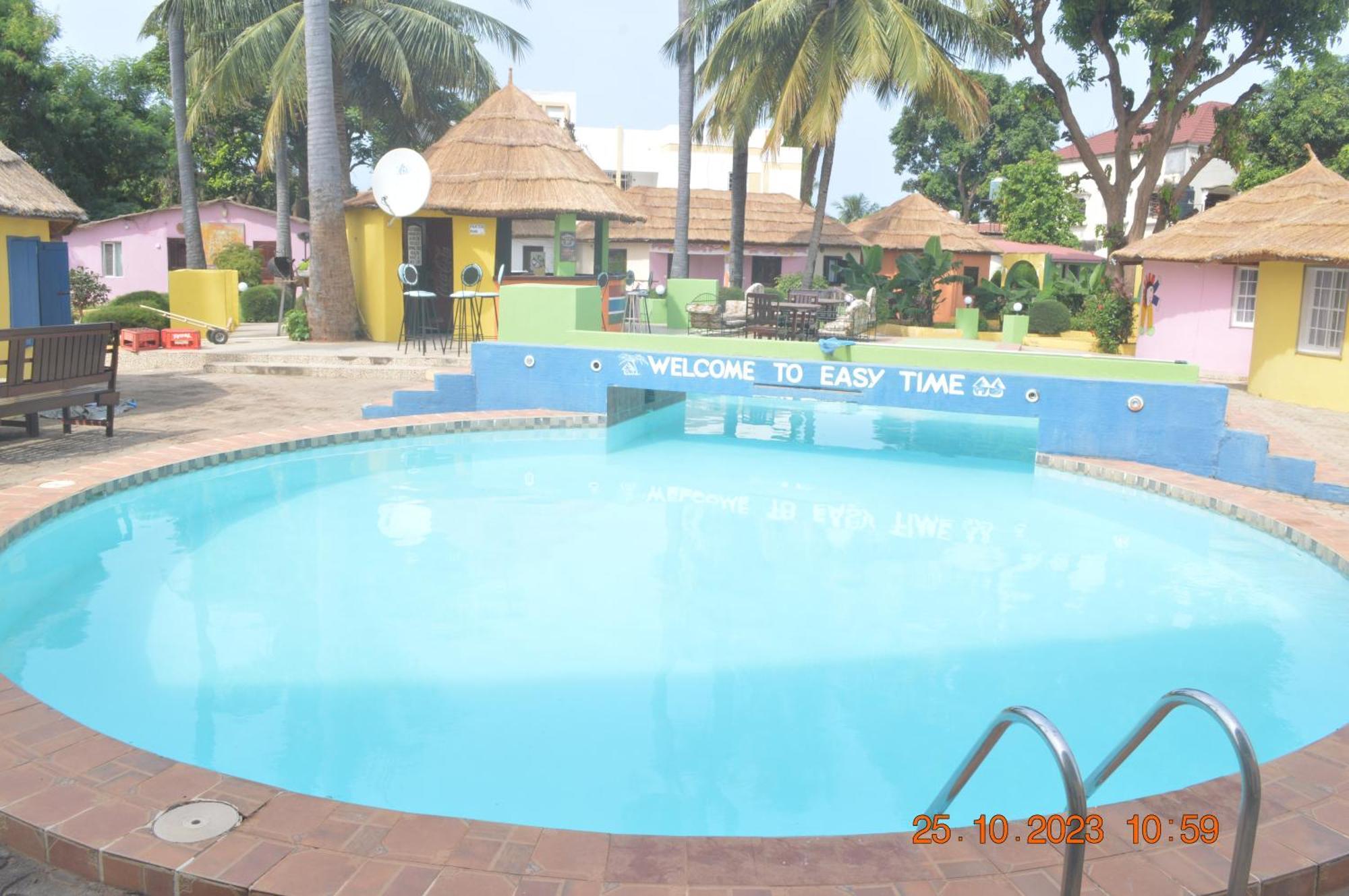Easy Time Lodge Kololi Exterior foto